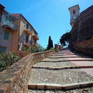 https://proche-du-palais-des-festivals-et-de-la-plage.fr-provencehotel.com